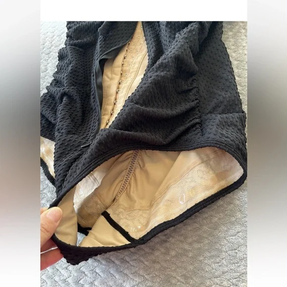 Shapshe one piece Tummy Control Swimsuit Size XL - Picture 9 of 12